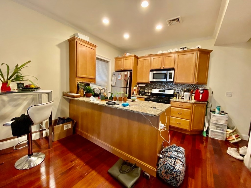 10 Bristol St unit 2, East Cambridge, MA 02141 - photo 1