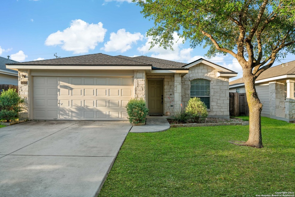 10619 Tiger Horse Dr, San Antonio, TX 78254 - photo 1