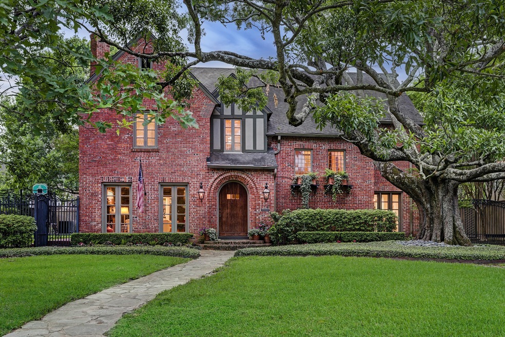 2141 Pine Valley Dr, Houston, TX 77019 - photo 1