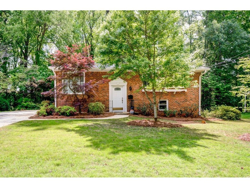 Wonderful home in popular Huntley Hills swim/tenni