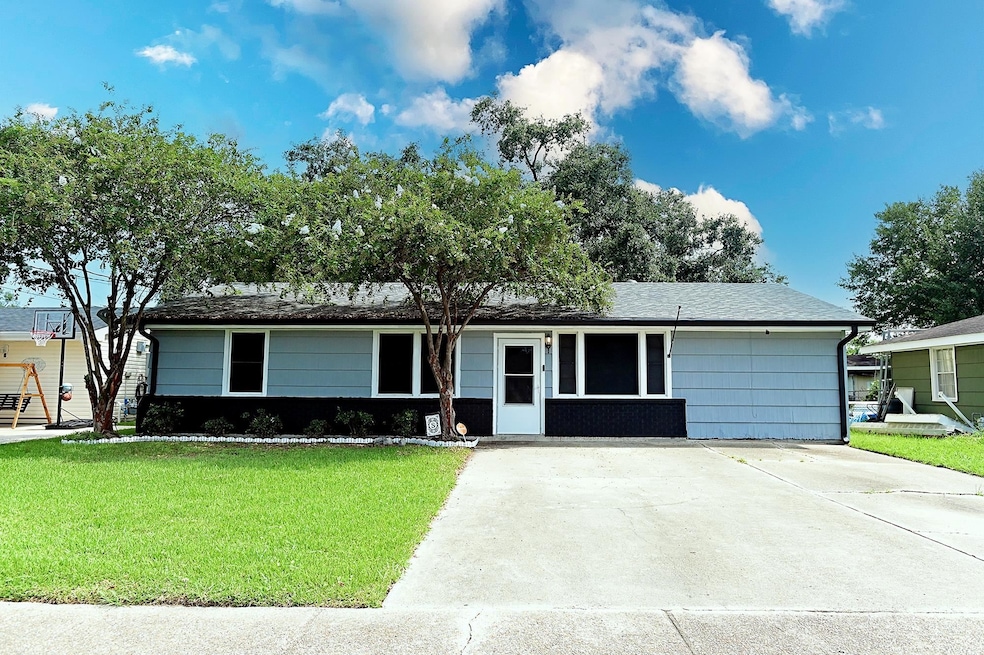 522 Paris Ln, Houma, LA 70363 - photo 1