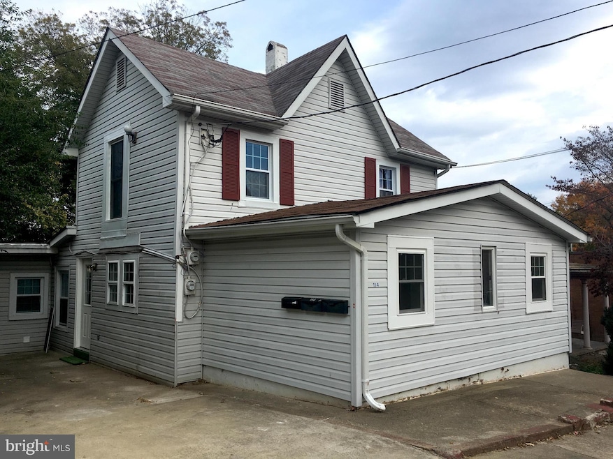 114 W Edmondson St unit A, Culpeper, VA 22701 - photo 1