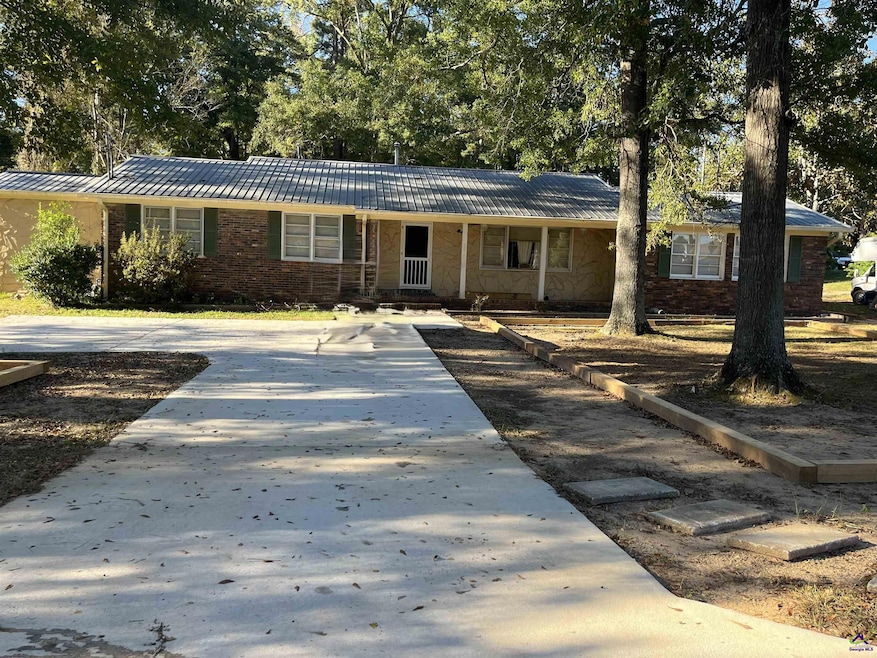 870 Glen Hill Ct, Macon, GA 31210 - photo 1