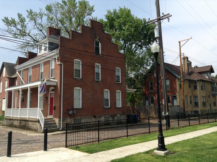 241 Benton St