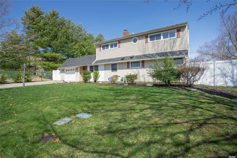 211 Red Maple Dr S, Levittown, NY 11756 - photo 1