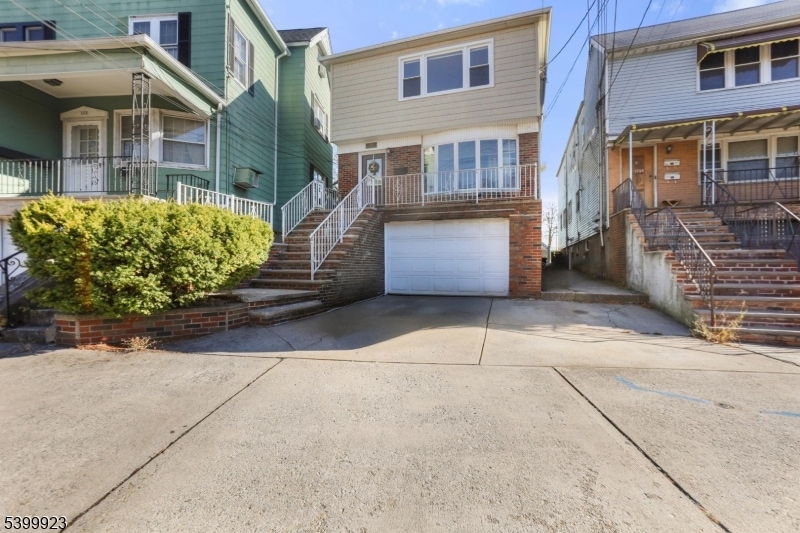 576 Avenue unit 2, Bayonne City, NJ 07002 - photo 1