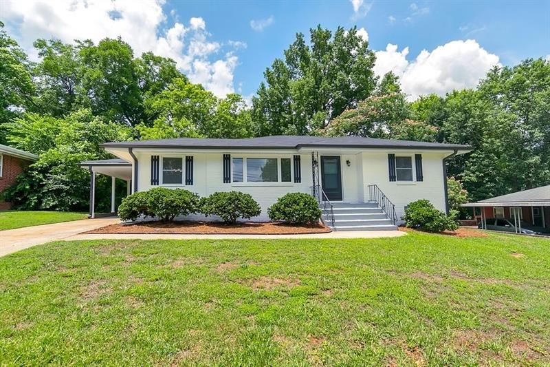 Recently renovated Smyrna ranch with so much to of