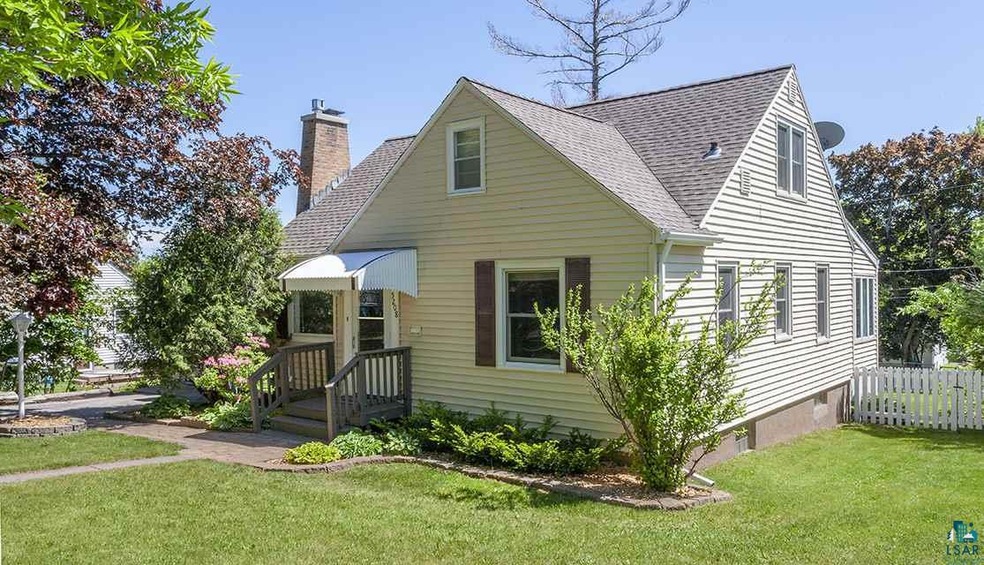 5208 Oneida St, Duluth, MN 55804 - photo 1