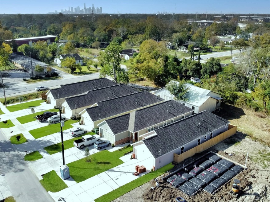 6911 Bonita St, Houston, TX 77016 - photo 1