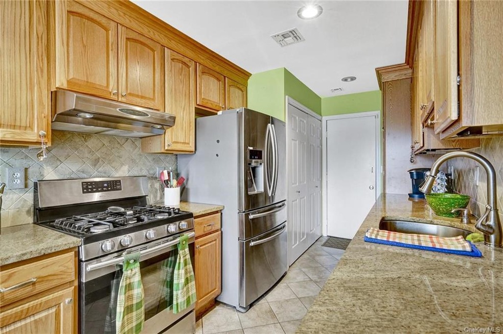 11 Larch Ct, Highland Mills, NY 10930 - photo 1