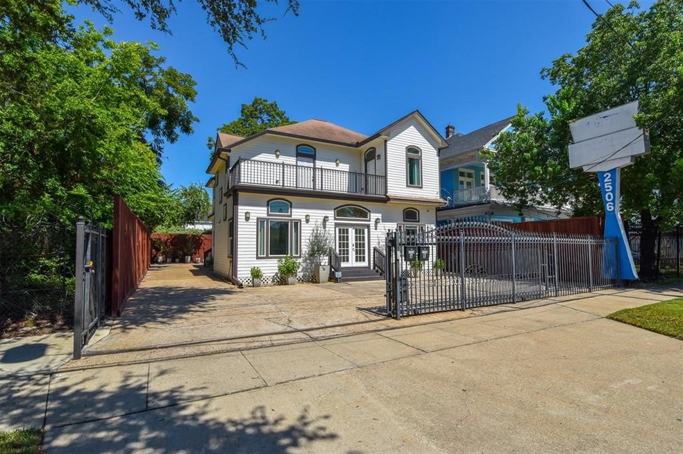 Welcome to 2506 La Branch. This multipurposed prop