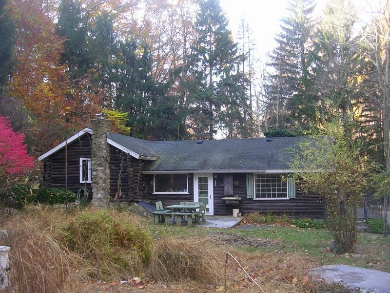 8 Boulder Hill Rd, Lebanon, NJ 08833 - photo 1