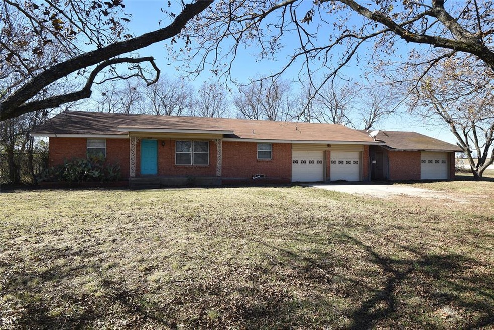 3608 S Highway 77, Waxahachie, TX 75165 - photo 1