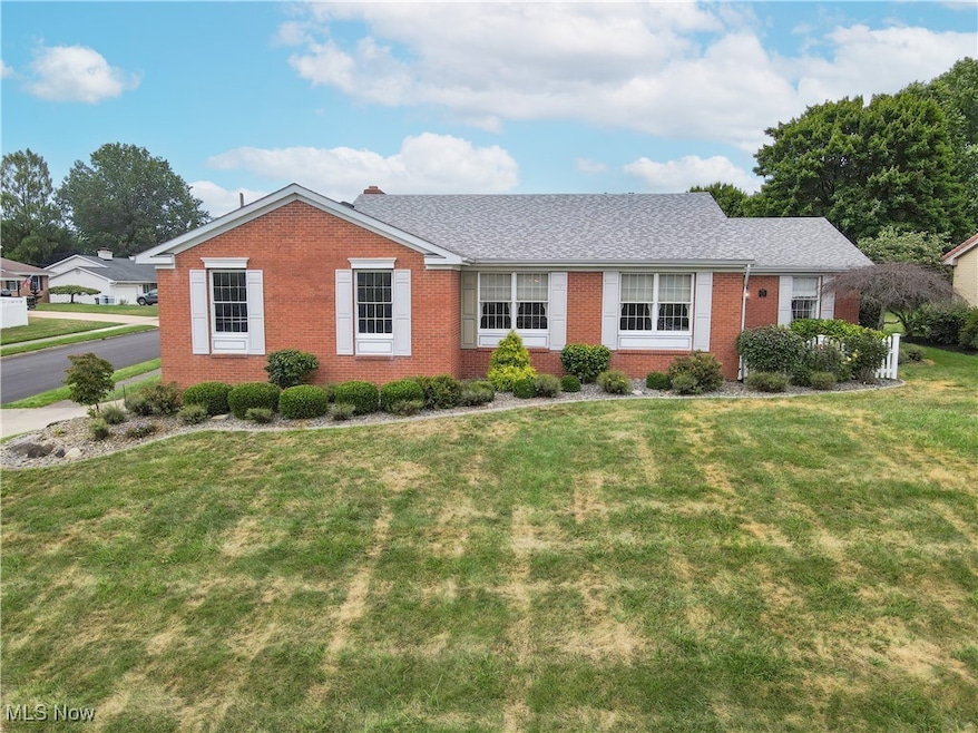 1402 Clinton St, Niles, OH 44446 - photo 1