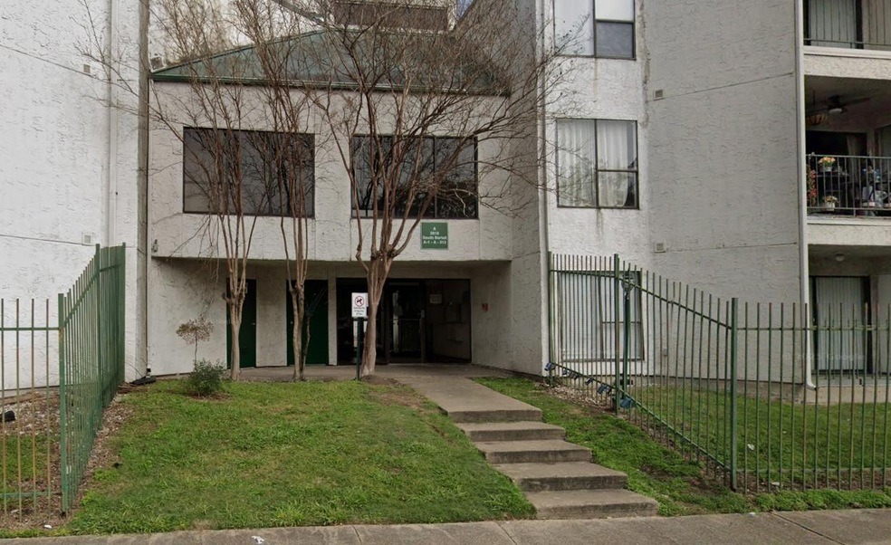 lockbock location