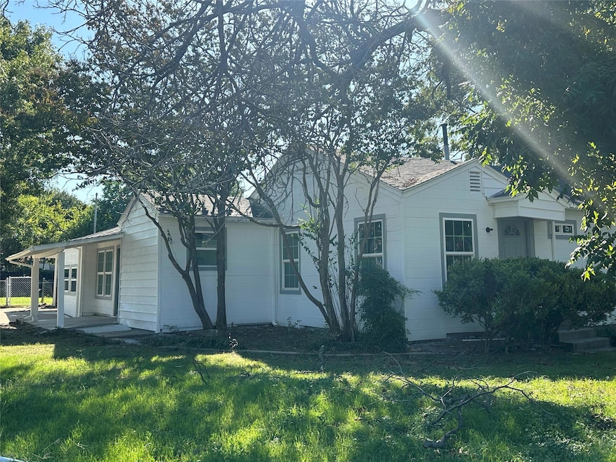 602 Tamara Ln, Grand Prairie, TX 75051 - photo 1