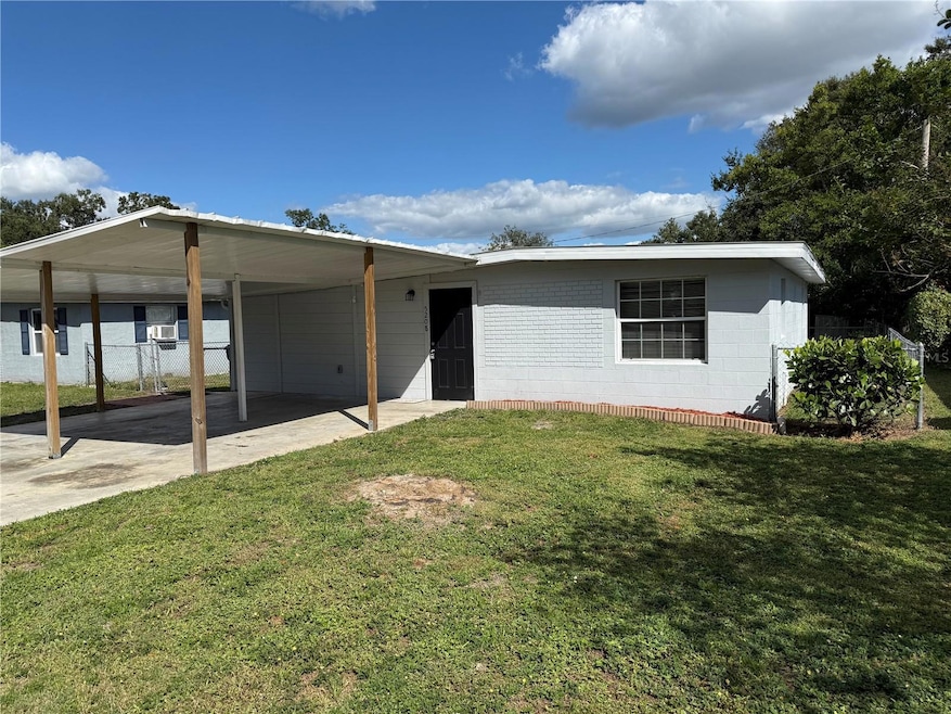 5208 Hill Dr, Zephyrhills, FL 33542 - photo 1