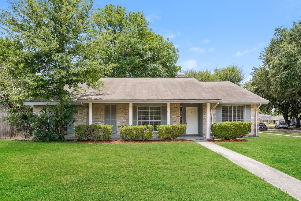 10302 Heather Hill Dr, Houston, TX 77086 - photo 1