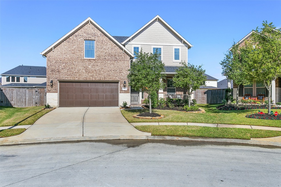 Beautiful 4 bedroom/2.5 bath, Beazer Home with countless upgrades. Located on an oversized cul-de-sac lot.