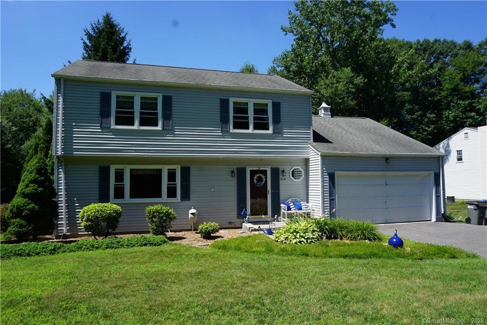 212 Knollwood Rd, Manchester, CT 06042 - photo 1