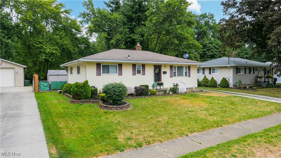 3427 Curtis St, Mogadore, OH 44260 - photo 1