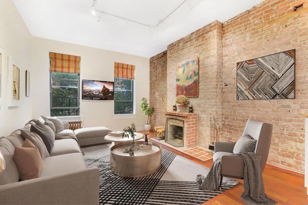 unlisted-address, New York, NY 10128 - photo 1