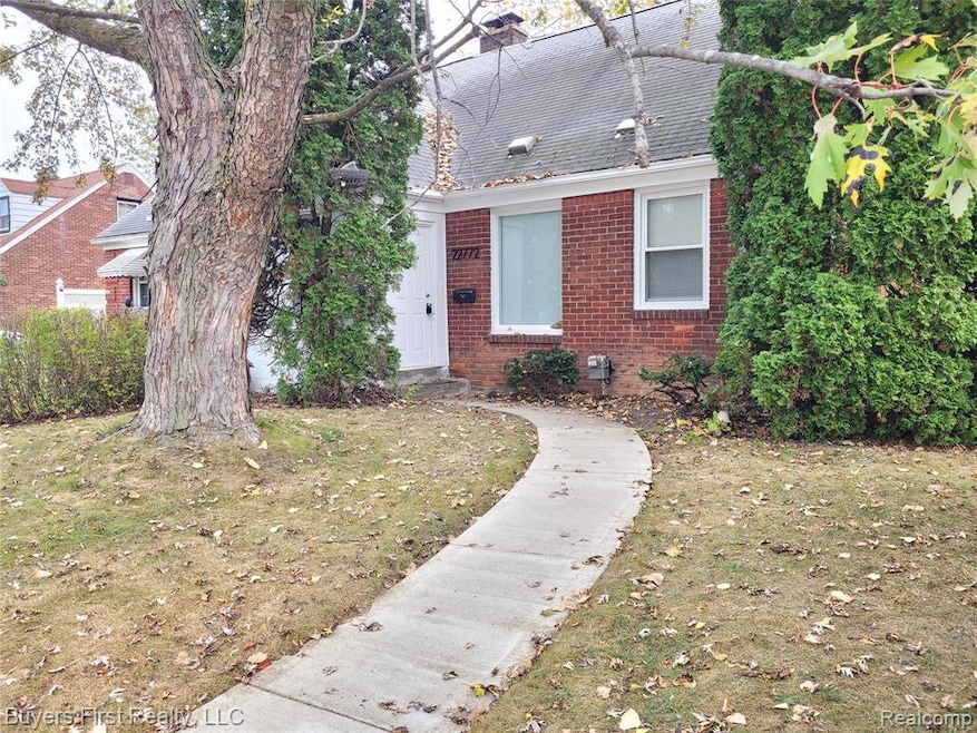22772 Brittany Ave, Eastpointe, MI 48021 - photo 1