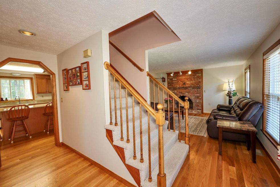 5 Penny Ln, Nashua, NH 03062 - photo 1