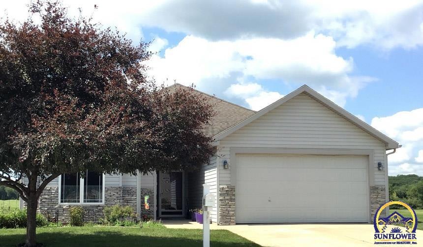 4613 SW Crenshaw Dr, Topeka, KS 66610 - photo 1