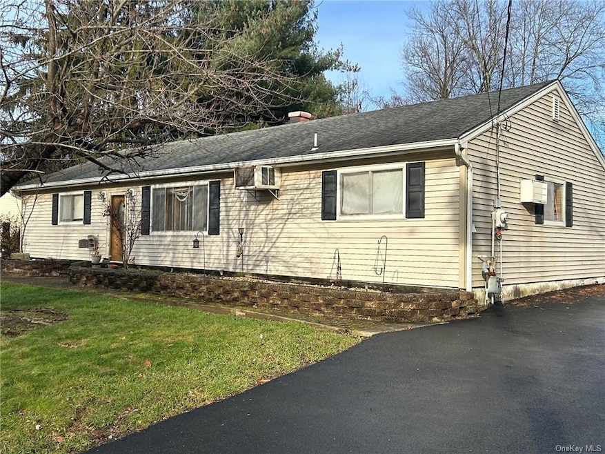 27 Olin Dr, Nanuet, NY 10954 - photo 1