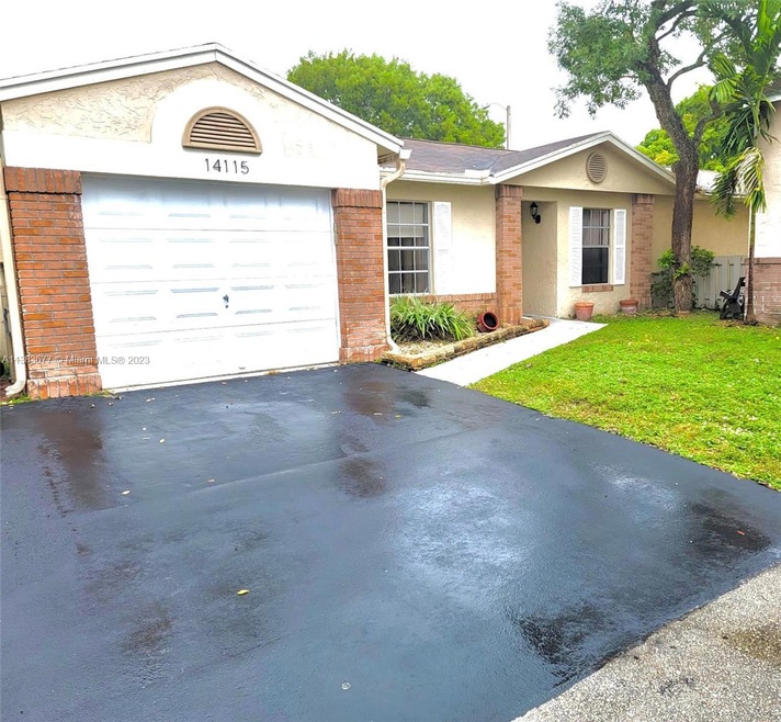 14115 Langley Place, Davie, FL 33325 - photo 1