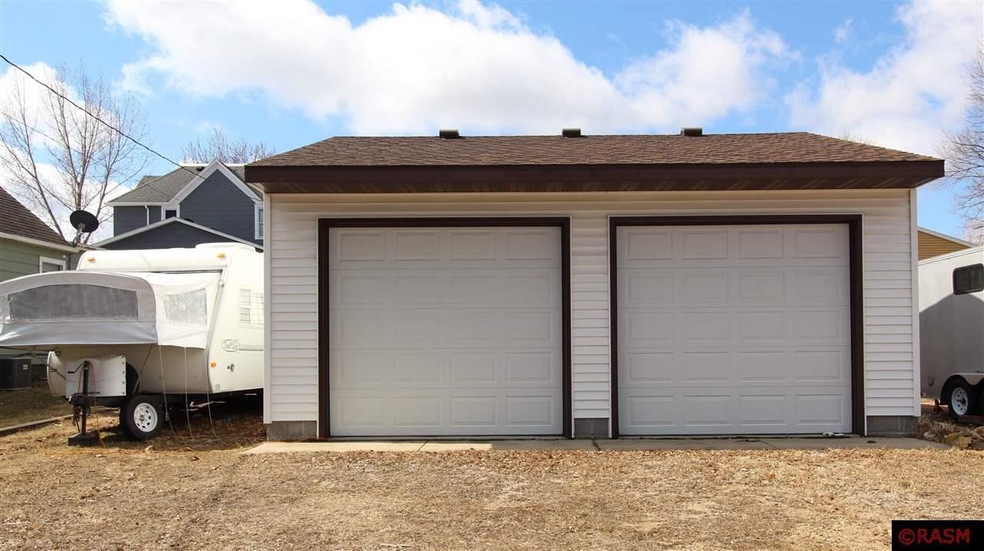 806 N State St, New Ulm, MN 56073 - photo 1