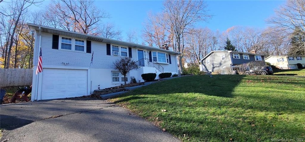 58 Lynn Dr, Meriden, CT 06451 - photo 1