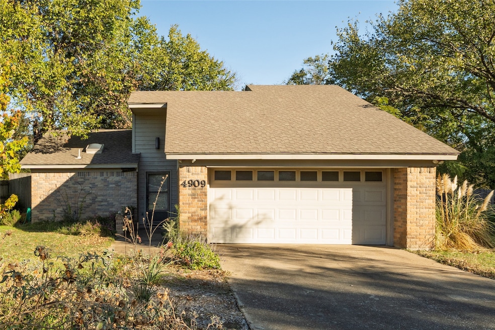 4909 Queen Ct, Fort Worth, TX 76103 - photo 1