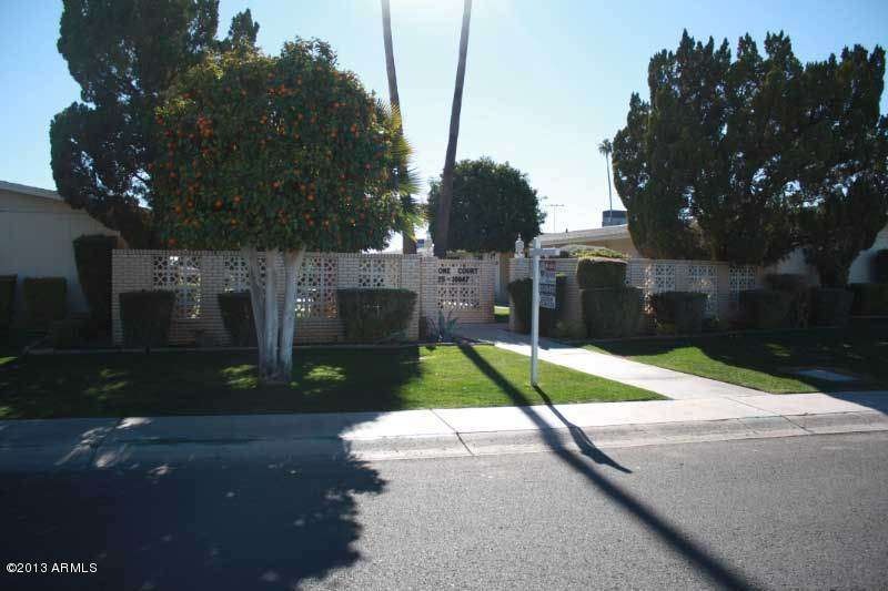 10945 W Santa fe Dr unit 23, Sun City, AZ 85351 - photo 1