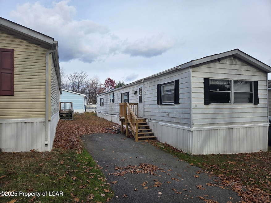 21 Quiet Cove, Jenkins Township, PA 18640 - photo 1