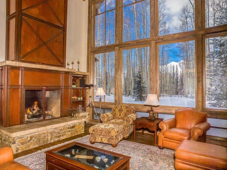LIVING RM VIEW