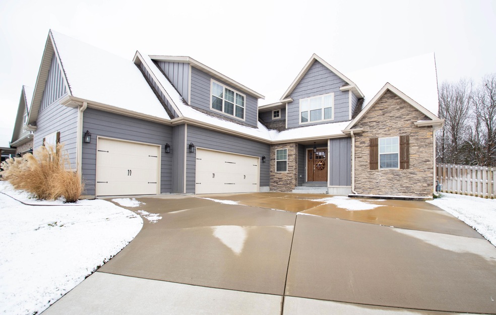 712 W Landsdowne Drive