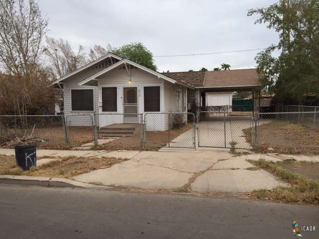 870 El Centro Ave, El Centro, CA 92243 - photo 1