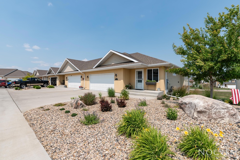 3707 Calgary Ct-7