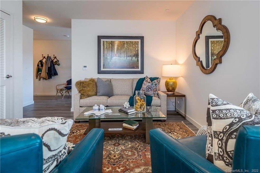 793 Post Rd E unit A 204, Westport, CT 06880 - photo 1