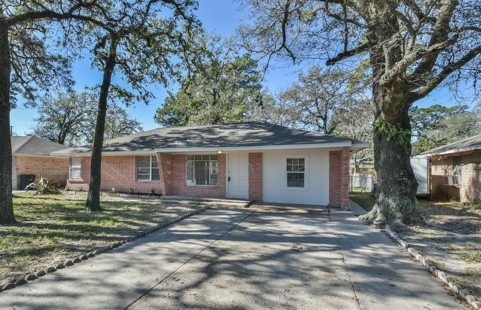10319 Homestead Rd, Houston, TX 77016 - photo 1