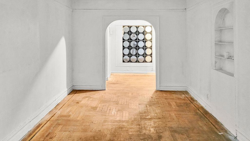 1075 Grand Concourse unit 1N, Bronx, NY 10452 - photo 1