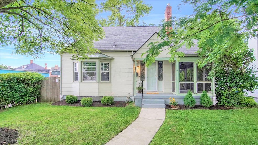 1-web-or-mls-22-e-weisheimer-rd