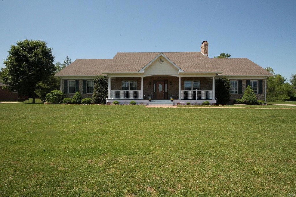 1203 Cinnamon Dr, Freeburg, IL 62243 - photo 1