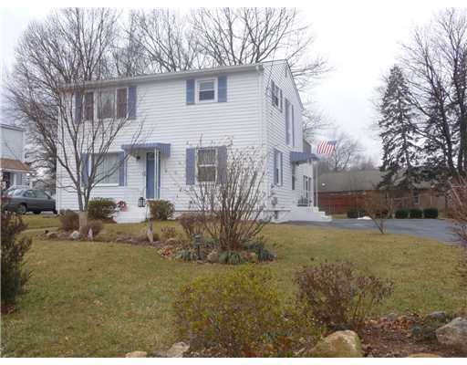 143 Pawtuxet Terrace, West Warwick, RI 02893 - photo 1