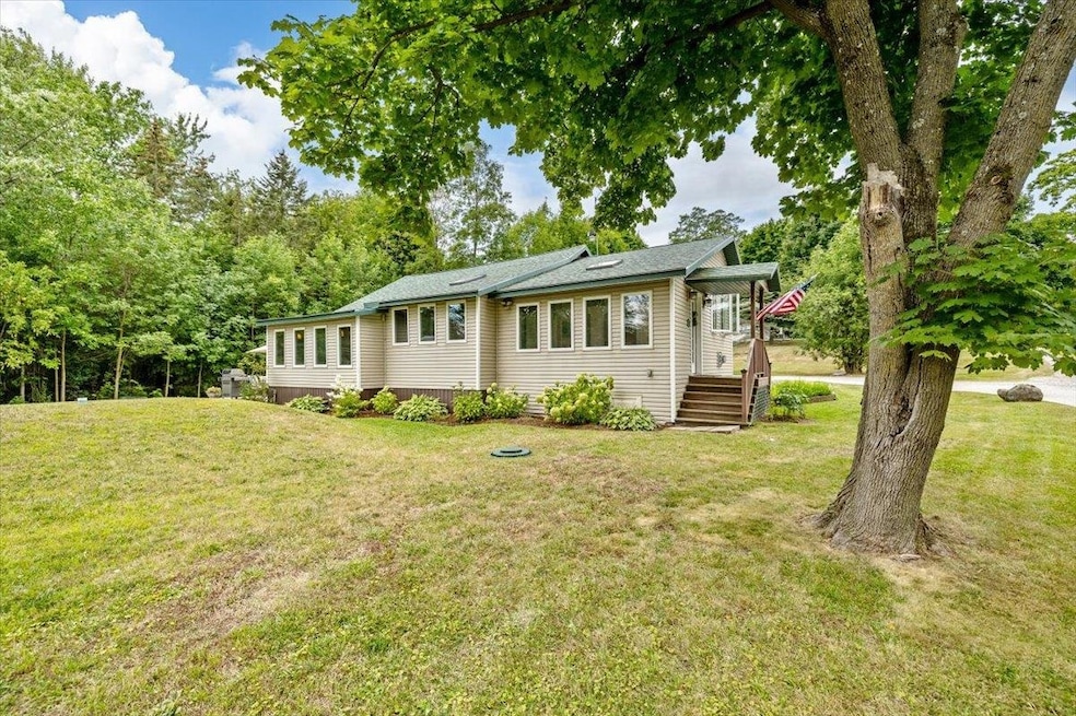 79 Hickory House Rd, Saint Albans, VT 05478 - photo 1
