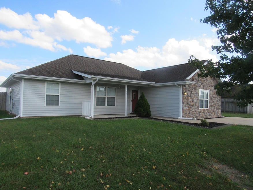 92 Leighs Way, Reeds Spring, MO 65737 - photo 1