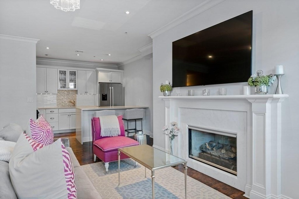 Sold $1,425,000 • Co-Listing Agent