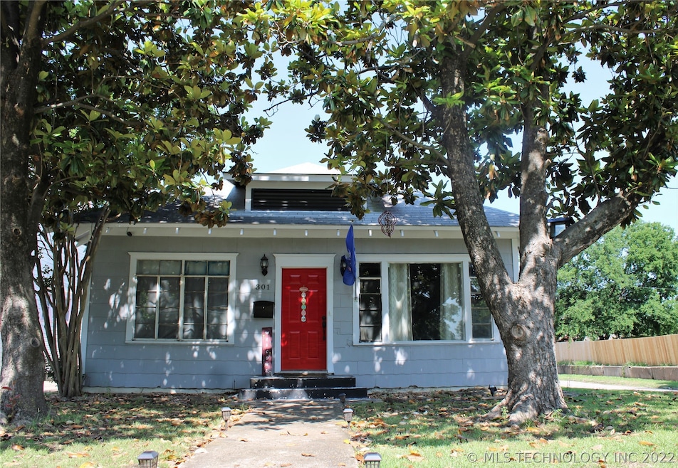 301 C St SW, Ardmore, OK 73401 - photo 1